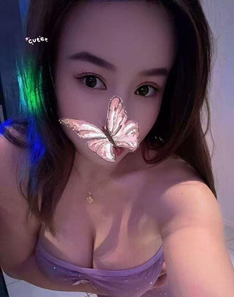 Sensual massage provider Orange, NSW – Erotic massage session – Yiyi – gallery photo 1