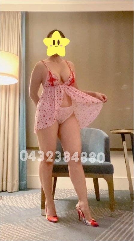 Sensual massage provider Surry Hills, NSW – Erotic massage session – Minnie – gallery photo 2