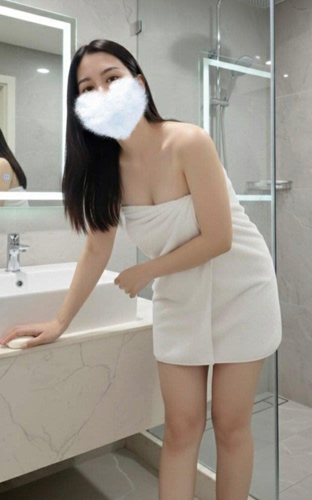 Sensual massage provider Cairns, QLD – Erotic massage session – Luna – gallery photo 1